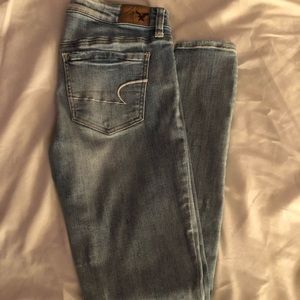 Light wash blue high waisted skinny jeans